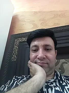 innocentboy1987 online show from May 2, 2026, 7:35 am