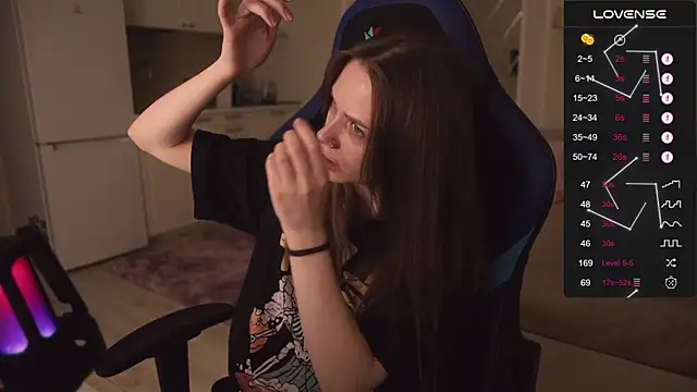 alexa feels  online show from September 21, 2025, 3:39 pm