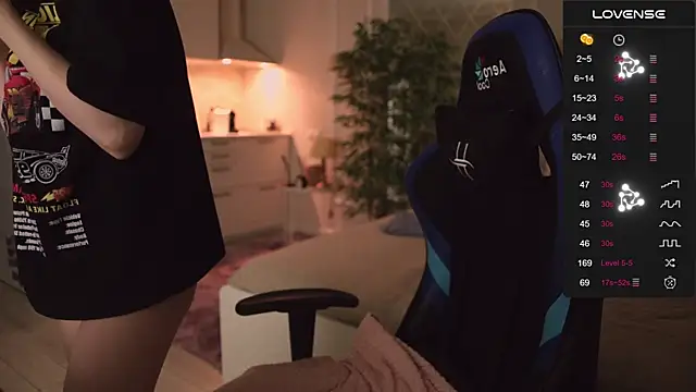 alexa feels  online show from October 4, 2025, 6:09 pm