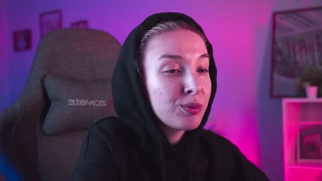 PhilippaAdamas online show from February 23, 2025, 9:00 am