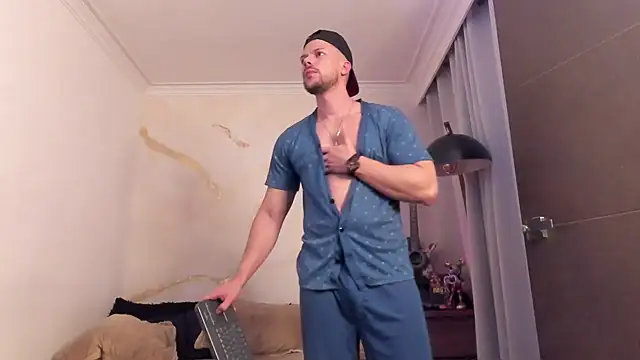 bakersboyssexys online show from March 24, 2026, 6:13 am