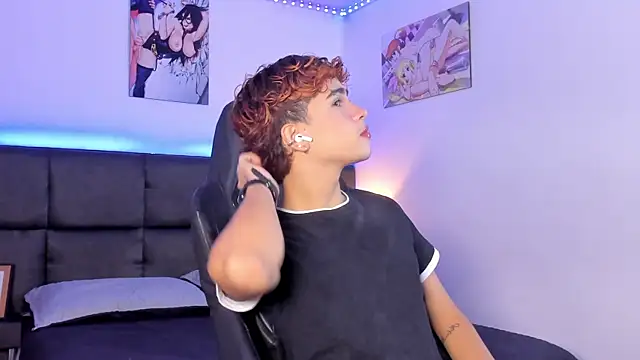 Snapshot of Aiiden_15 chatting on October 1, 2025, 12:09 pm Aiiden 15 online show from October 1, 2025, 12:09 pm