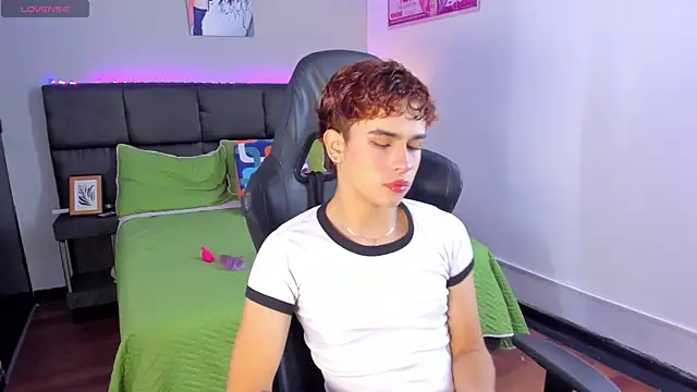 Aiiden 15 online show from December 19, 2025, 1:02 pm