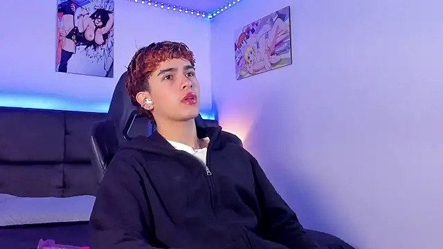 Snapshot of Aiiden_15 chatting on October 2, 2025, 12:08 pm Aiiden 15 online show from October 2, 2025, 12:08 pm