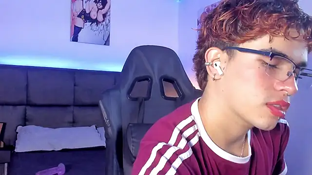 Snapshot of Aiiden_15 chatting on October 3, 2025, 12:06 pm Aiiden 15 online show from October 3, 2025, 12:06 pm