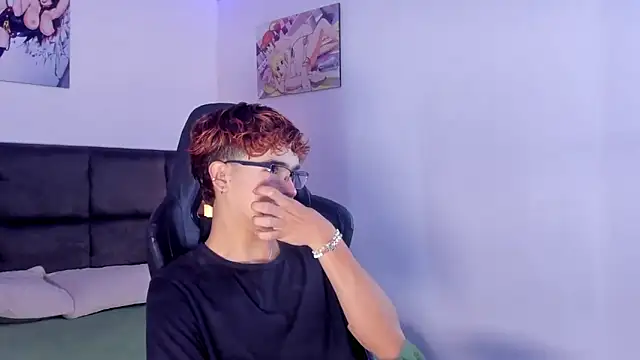 Snapshot of Aiiden_15 chatting on September 17, 2025, 12:18 pm Aiiden 15 online show from September 17, 2025, 12:18 pm