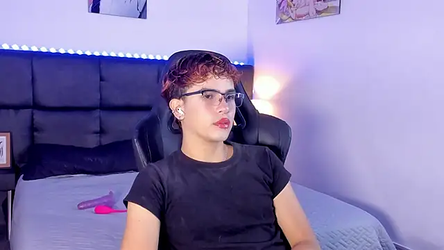 Snapshot of Aiiden_15 chatting on September 26, 2025, 12:23 pm Aiiden 15 online show from September 26, 2025, 12:23 pm