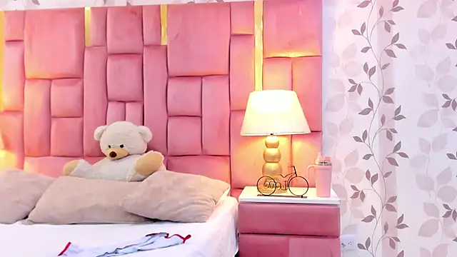 ArianaFranco online show from April 12, 2026, 1:58 pm