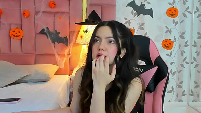 Snapshot of ArianaFranco chatting on October 27, 2025, 1:12 pm ArianaFranco online show from October 27, 2025, 1:12 pm