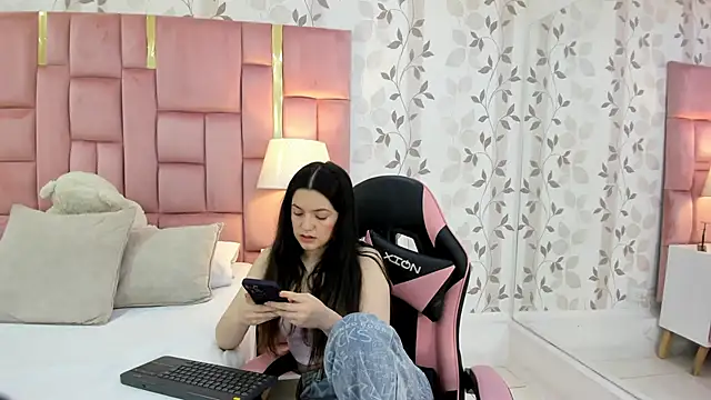 ArianaFranco online show from January 8, 2026, 1:39 pm