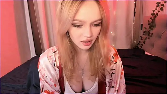 MiaRanki online show from April 7, 2026, 9:49 pm