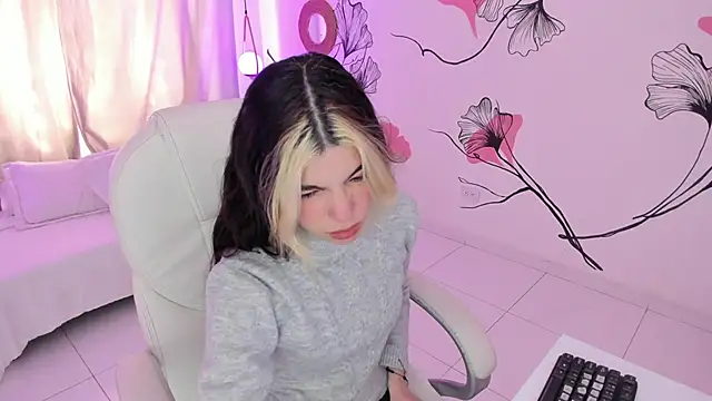 Isabela Fiorelli online show from October 5, 2025, 1:24 pm