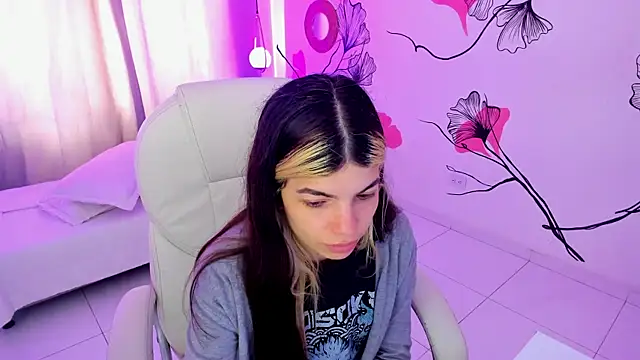 Isabela Fiorelli online show from November 15, 2025, 1:26 pm