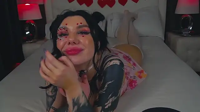 Snapshot of MaeveMoon chatting on February 15, 2026, 6:36 am MaeveMoon online show from February 15, 2026, 6:36 am