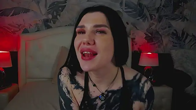 MaeveMoon online show from May 18, 2026, 4:07 am