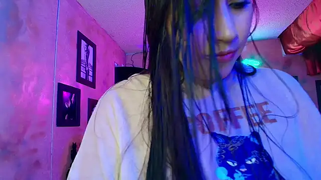 cherryy bombshelll online show from September 23, 2025, 6:48 pm