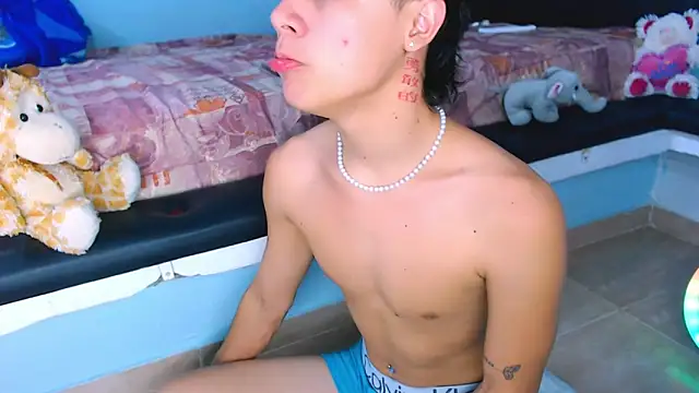 camila-cutter online show from February 17, 2025, 9:32 pm