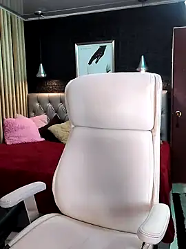 dulce valeriaa online show from March 9, 2025, 8:31 pm