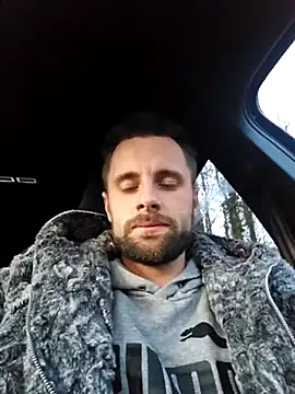 ademandjulia online show from March 26, 2026, 5:44 pm