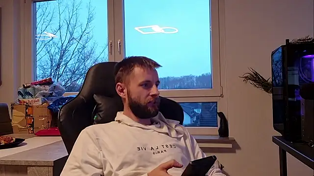 ademandjulia online show from January 14, 2026, 3:26 pm