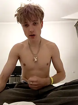 Snapshot of And25bn chatting on October 24, 2025, 9:25 pm And25bn online show from October 24, 2025, 9:25 pm