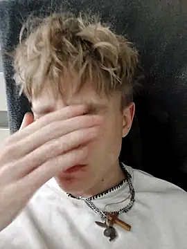 Snapshot of And25bn chatting on October 9, 2025, 10:38 am And25bn online show from October 9, 2025, 10:38 am