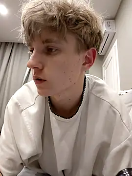 Snapshot of And25bn chatting on October 22, 2025, 1:49 am And25bn online show from October 22, 2025, 1:49 am