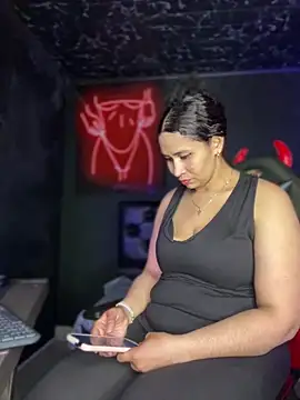 Carola-Ross online show from March 8, 2025, 6:10 am