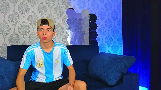 Snapshot of Angel_boyy2 chatting on February 18, 2025, 7:30 pm Angel boyy2 online show from February 18, 2025, 7:30 pm