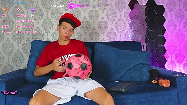 Snapshot of Angel_boyy2 chatting on February 7, 2025, 1:53 pm Angel boyy2 online show from February 7, 2025, 1:53 pm