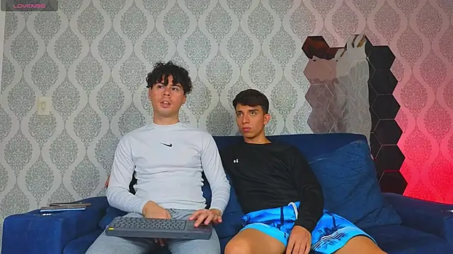 Snapshot of Angel_boyy2 chatting on March 2, 2025, 7:52 pm Angel boyy2 online show from March 2, 2025, 7:52 pm