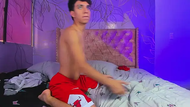 Snapshot of Angel_boyy2 chatting on March 12, 2025, 7:14 pm Angel boyy2 online show from March 12, 2025, 7:14 pm