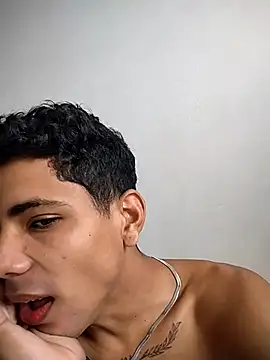 BrawnLove02 online show from February 18, 2025, 5:42 pm
