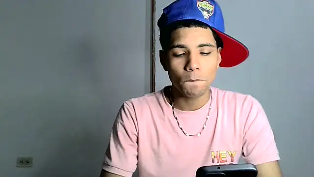 BrawnLove02 online show from September 16, 2025, 2:23 am