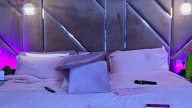 Snapshot of Lellie__ chatting on September 24, 2025, 5:30 pm Lellie   online show from September 24, 2025, 5:30 pm