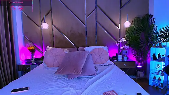 Lellie   online show from February 27, 2026, 5:57 pm