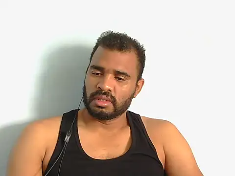 Snapshot of YOX22 chatting on October 3, 2025, 2:18 pm YOX22 online show from October 3, 2025, 2:18 pm