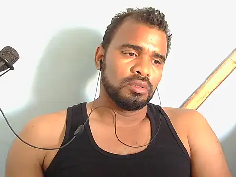 Snapshot of YOX22 chatting on October 25, 2025, 9:26 pm YOX22 online show from October 25, 2025, 9:26 pm