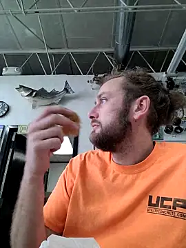 Snapshot of gronammo85 chatting on February 28, 2025, 6:52 pm gronammo85 online show from February 28, 2025, 6:52 pm