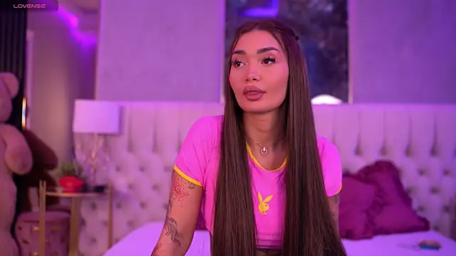 Snapshot of SashaFerrera chatting on October 2, 2025, 6:33 pm SashaFerrera online show from October 2, 2025, 6:33 pm