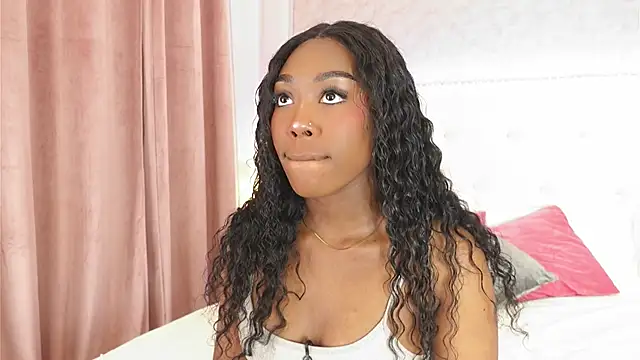 ThianaLopez online show from February 3, 2026, 9:20 pm