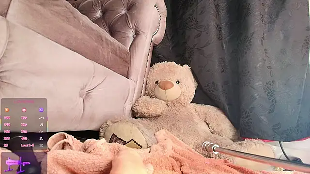 luciana hunters online show from September 29, 2025, 9:49 am