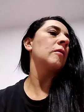 Snapshot of Alanna_11 chatting on October 3, 2025, 4:25 am Alanna 11 online show from October 3, 2025, 4:25 am