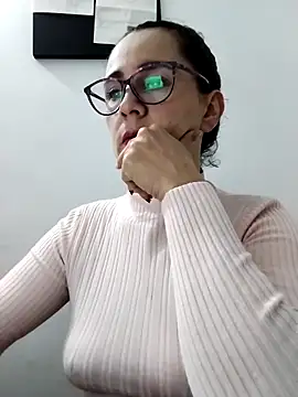 Alanna 11 online show from February 12, 2025, 11:30 pm