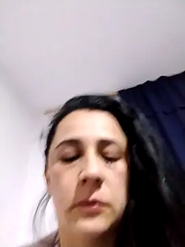 Snapshot of Alanna_11 chatting on October 7, 2025, 3:40 am Alanna 11 online show from October 7, 2025, 3:40 am