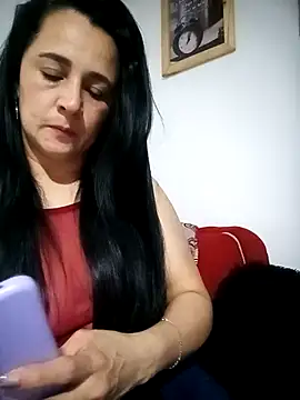 Snapshot of Alanna_11 chatting on September 21, 2025, 4:17 am Alanna 11 online show from September 21, 2025, 4:17 am