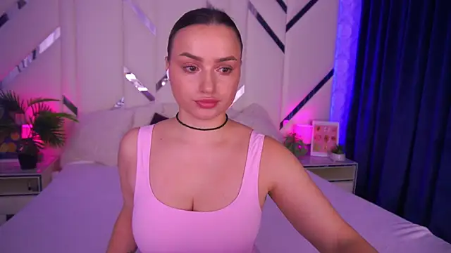 LindsieGreyy online show from November 15, 2025, 8:18 am