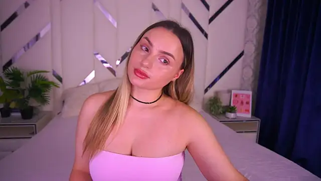 LindsieGreyy online show from November 8, 2025, 8:07 am