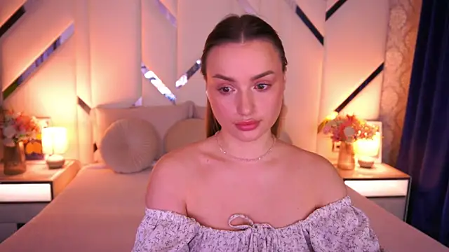 LindsieGreyy online show from April 1, 2026, 6:59 am