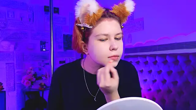 MitsukiMun online show from March 19, 2025, 4:03 am